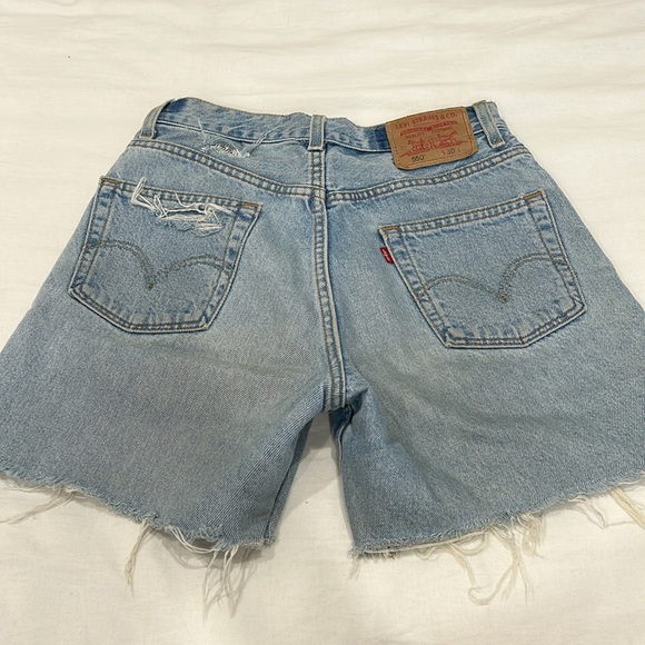 Vintage Levi Jean shorts - Picture 2 of 4